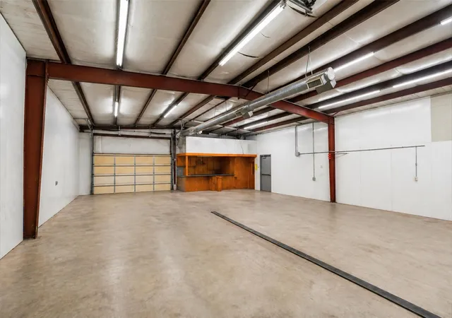 4th image of 1389 Hwy 290 E, Elgin, TX 78621 | MLS# 8391136
