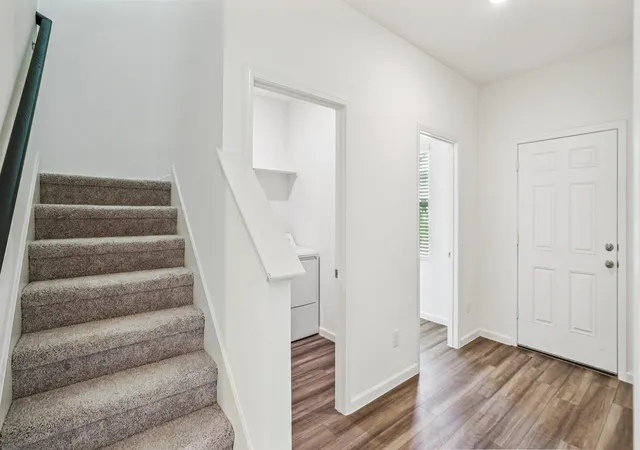 Photo 3 of Single family home for sale at 120 Mullen Way, Taylor, TX 76574 | MLS# 9056288 | Listing updated on 2026-10-06