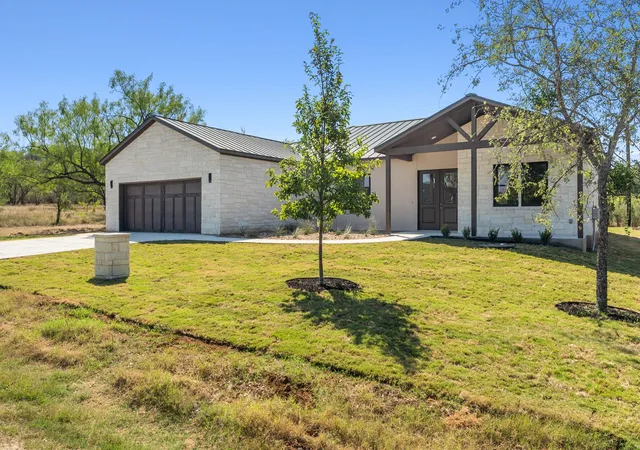 Homes for sale in Horseshoe Bay, TX | 1399 Hi Cir S, Horseshoe Bay, TX 78657 | MLS# 5014584