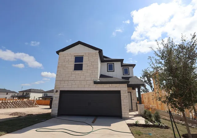 Photo 1 of Sale Pending at 547 Bishop Wood Rd, Dripping Springs, TX 78620 | MLS# 2497426 | Listing updated on 2026-09-04