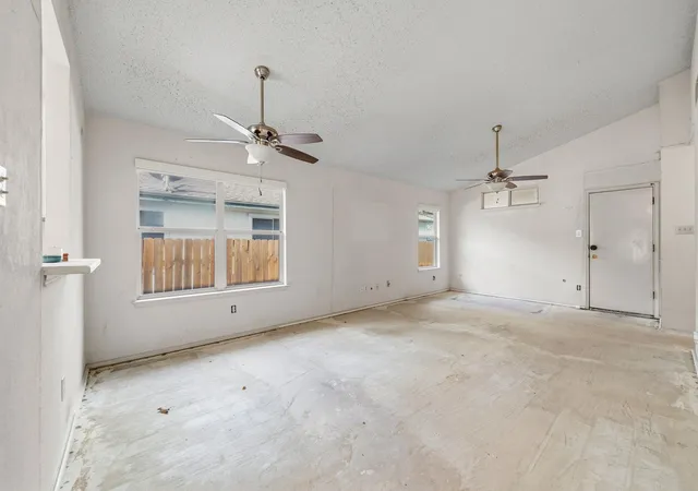 4th image of 8128 Huddleston Ln, Austin, TX 78748 | MLS# 8116038