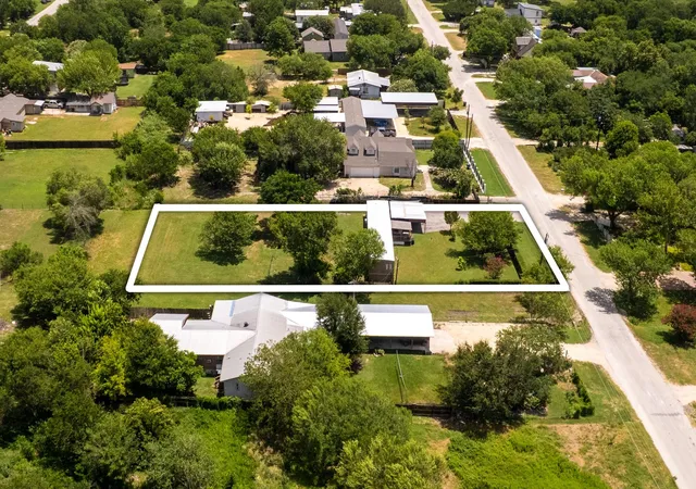 1st image of 1840 Pine St, San Marcos, TX 78666 | MLS# 1499824