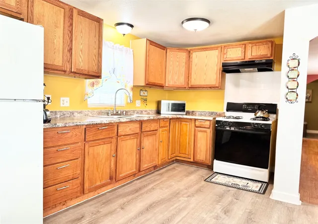 3rd image of 1840 Pine St, San Marcos, TX 78666 | MLS# 1499824