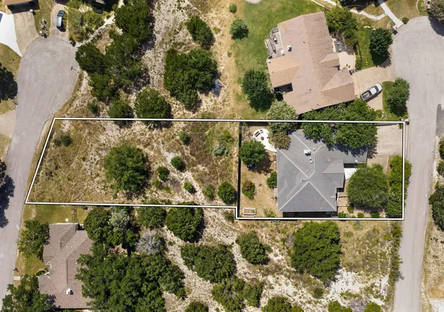 Photo 3 of Single family home for sale at 20803 Mckinley Cv, Lago Vista, TX 78645 | MLS# 2033156 | Listing updated on 2026-09-05