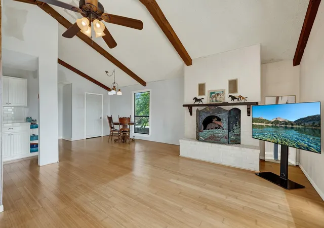 Photo 3 of Single family home for sale at 785 Park Shrs, Canyon Lake, TX 78133 | MLS# 1998173 | Listing updated on 2026-09-02