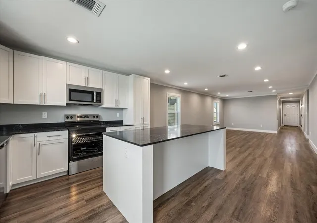 Photo 3 of Single family home for sale at 2026 Applewood Dr, Lockhart, TX 78644 | MLS# 7265079 | Listing updated on 2026-10-08