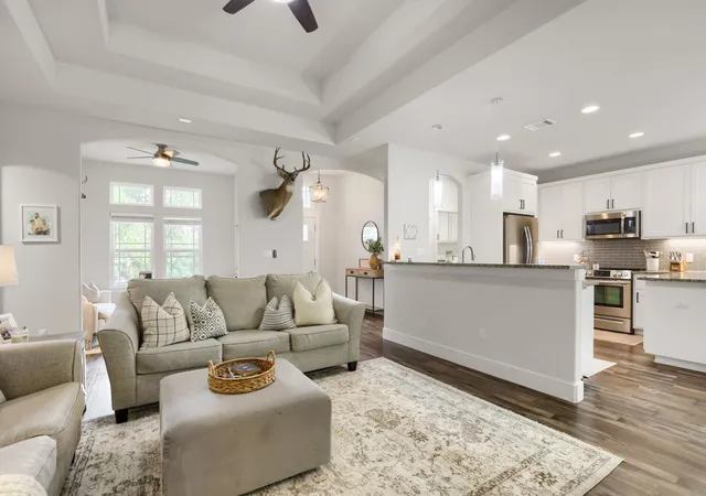 5th image of 6101 Cimmaron Trl, Lago Vista, TX 78645 | MLS# 2346883