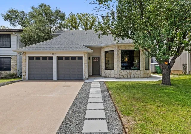 Photo 1 of Single family home for sale at 4304 Clarno Dr, Austin, TX 78749 | MLS# 9135523 | Listing updated on 2026-09-30