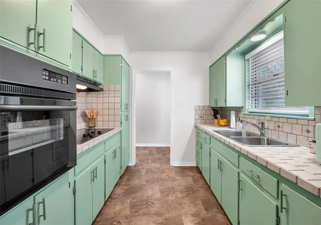 Photo 2 of Single family home for sale at 2209 S 51st Street, Temple, TX 76504 | MLS# 1912358 | Listing updated on 2026-08-28