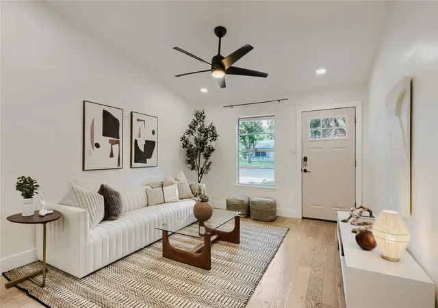 Photo 4 of Single family home for sale at 509 Westmorland Dr, Austin, TX 78745 | MLS# 3191722 | Listing updated on 2026-09-21