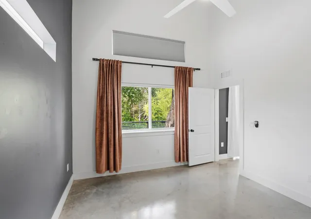 Photo 4 of Condo for sale at 5005 Lott Ave #2, Austin, TX 78721 | MLS# 1756447 | Listing updated on 2026-09-07
