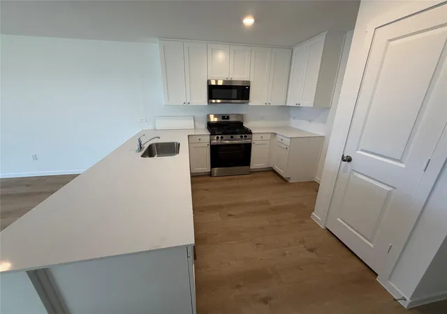 Photo 3 of Sale Pending at 108 Twins Trl, Hutto, TX 78634 | MLS# 9067195 | Listing updated on 2026-09-29
