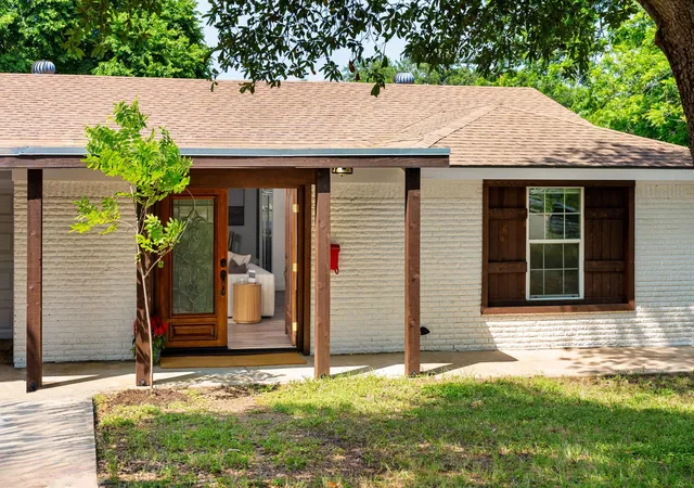 Photo 1 of Single family home for sale at 2403 Little John Ln, Austin, TX 78704 | MLS# 8600591 | Listing updated on 2026-08-19