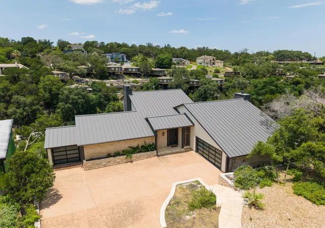Photo 3 of Single family home for sale at 718 Bermuda St, Lakeway, TX 78734 | MLS# 2912033 | Listing updated on 2026-08-31