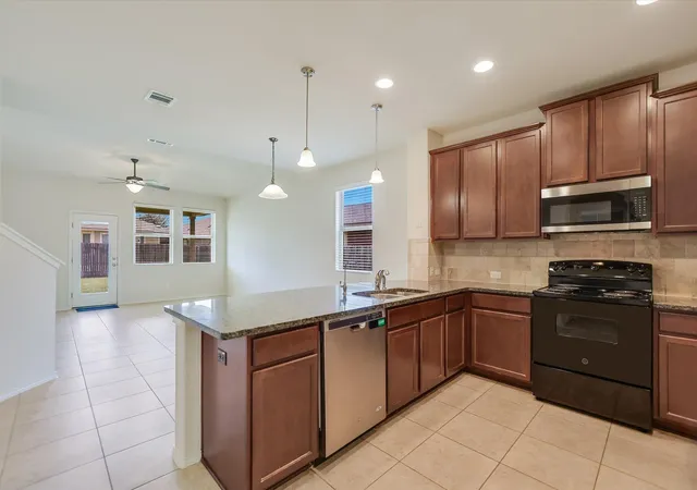 Photo 4 of Single family home for sale at 16805 Bridgefarmer Blvd, Pflugerville, TX 78660 | MLS# 4683331 | Listing updated on 2026-08-22