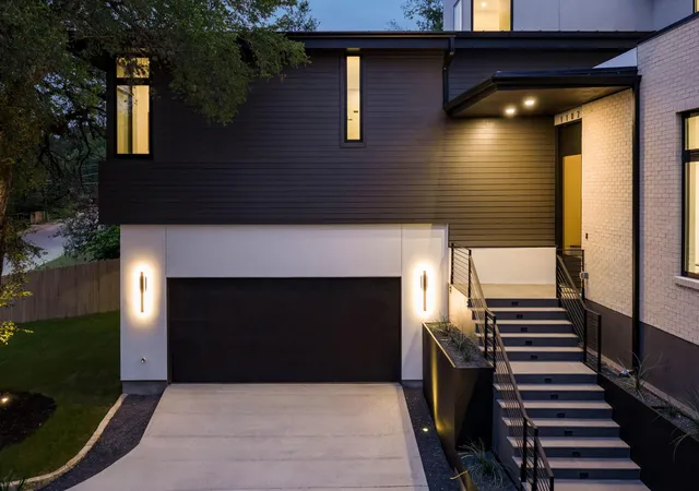Photo 3 of Single family home for sale at 1102 Summit St, Austin, TX 78741 | MLS# 4414626 | Listing updated on 2026-10-05