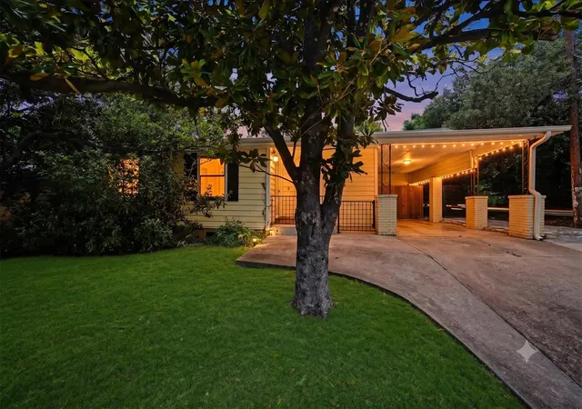 Photo 1 of Single family home for sale at 3406 E Martin Luther King Jr Blvd, Austin, TX 78721 | MLS# 3080906 | Listing updated on 2026-09-03