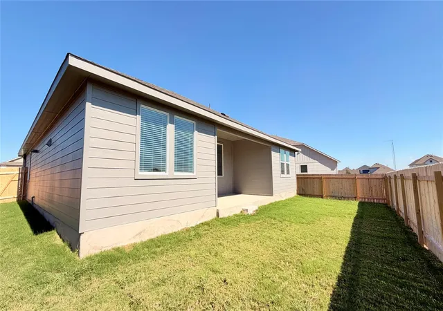 Photo 4 of Single family home for sale at 105 Milo Ct, Kyle, TX 78640 | MLS# 8402152 | Listing updated on 2026-10-09