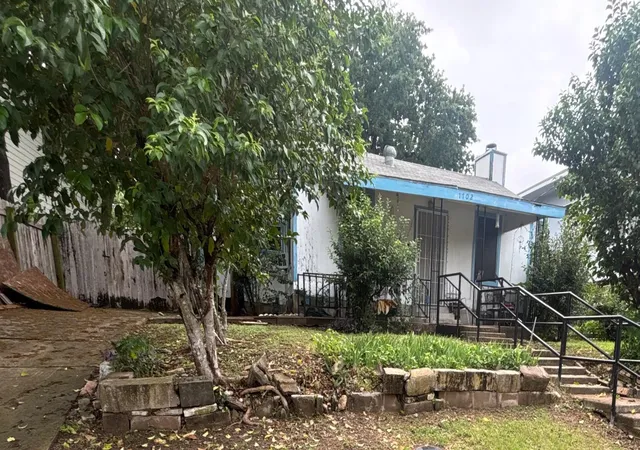 Photo 1 of Single family home for sale at 1702 Perez St, Austin, TX 78721 | MLS# 8689827 | Listing updated on 2026-08-19