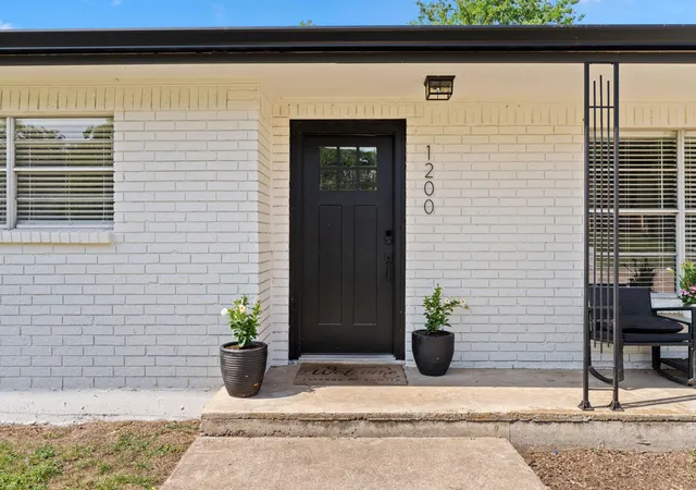 Photo 1 of Single family home for sale at 1200 Ash Dr, Marble Falls, TX 78654 | MLS# 9834944 | Listing updated on 2026-09-14