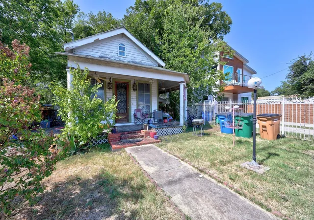 2nd image of 2907 E 5th St, Austin, TX 78702 | MLS# 2450160