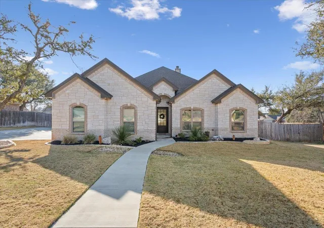 Homes for sale in Belton, TX | 102 Rancho Del Lago Ln, Belton, TX 76513 | MLS# 2756958