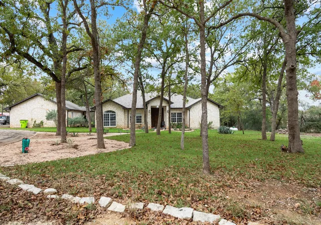 3rd image of 346 The Oaks Blvd, Elgin, TX 78621 | MLS# 8120433
