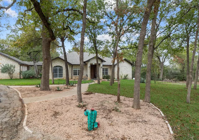 4th image of 346 The Oaks Blvd, Elgin, TX 78621 | MLS# 8120433