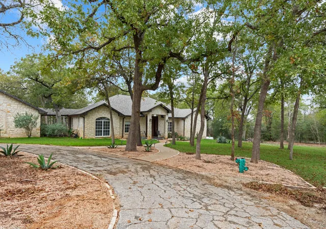 5th image of 346 The Oaks Blvd, Elgin, TX 78621 | MLS# 8120433