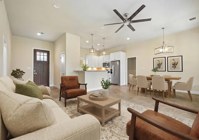 Photo 1 of Sale Pending at 6 Round Blf Cir, Wimberley, TX 78676 | MLS# 7601652 | Listing updated on 2026-09-17