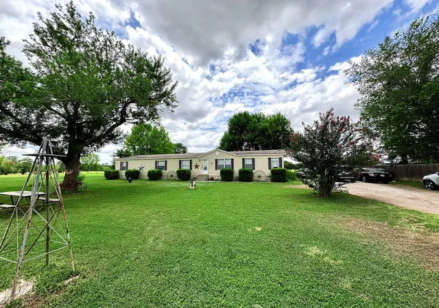 Photo 2 of Manufactured home for sale at 2303 Webberwood Dr, Webberville, TX 78621 | MLS# 5198005 | Listing updated on 2026-10-27