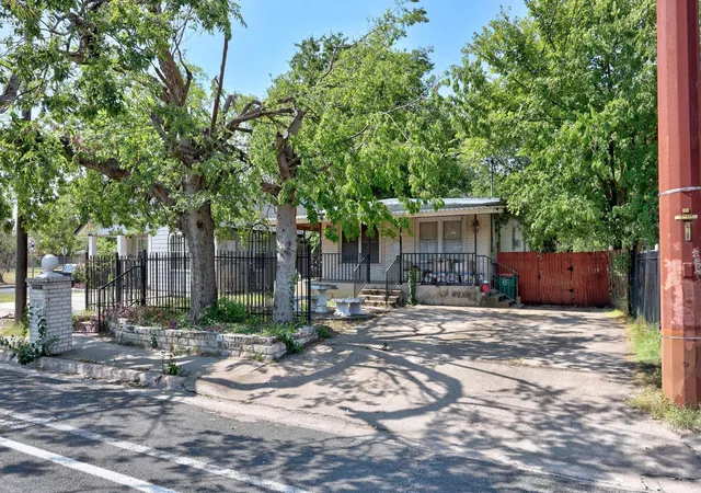 2nd image of 2909 E 5th St, Austin, TX 78702 | MLS# 9268803