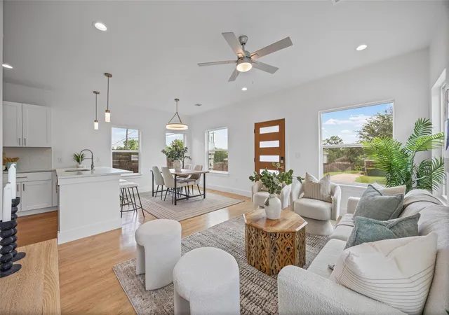 Photo 1 of Single family home for sale at 7310 Carver Ave #2, Austin, TX 78752 | MLS# 7127610 | Listing updated on 2026-08-31