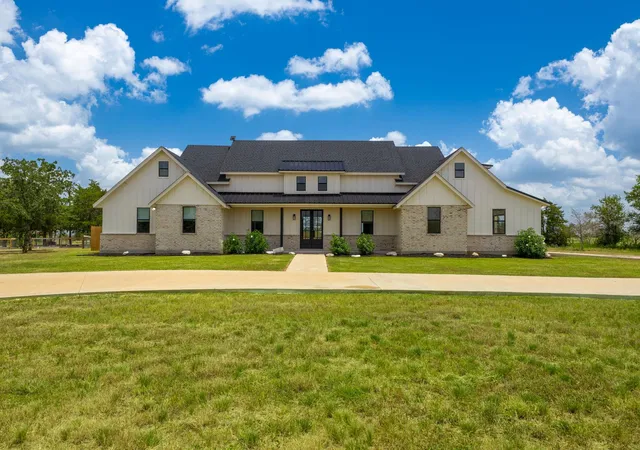 Homes for sale in Lexington, TX | 1215 Private Road 7039, Lexington, TX 78947 | MLS# 5219899