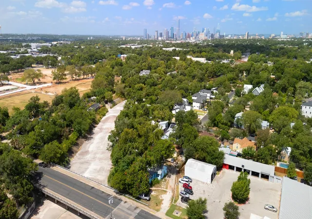 1st image of 920 Shady Ln, Austin, TX 78702 | MLS# 1765850