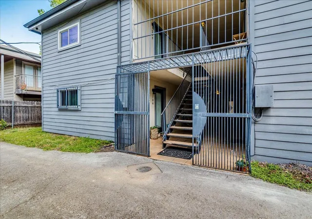 2nd image of 1111 W 10Th St, Austin, TX 78703