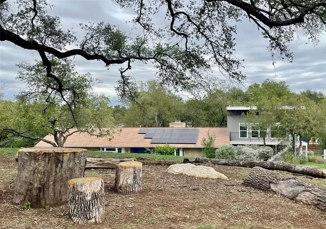 Photo 2 of Single family home for sale at 1706 Windoak Dr, Austin, TX 78741 | MLS# 7365493 | Listing updated on 2026-10-28