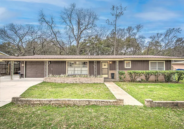 Photo 1 of Single family home for sale at 5304 Bedford, Kingsland, TX 78639 | MLS# 5333774 | Listing updated on 2026-10-06