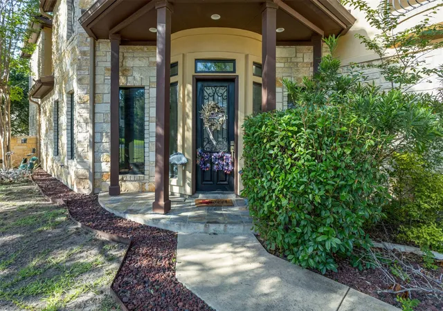 Photo 2 of Single family home for sale at 1 Treehaven Ln, The Hills, TX 78738 | MLS# 4419673 | Listing updated on 2026-08-30