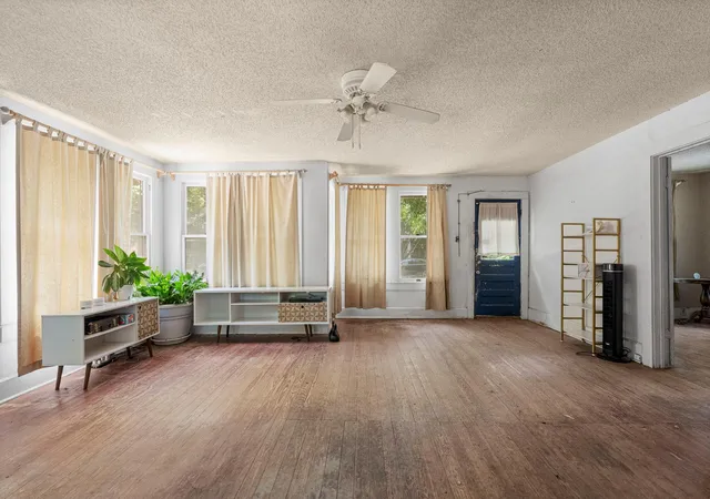Photo 2 of Single family home for sale at 304 W 42nd Street, Austin, TX 78751 | MLS# 4721427 | Listing updated on 2026-08-25