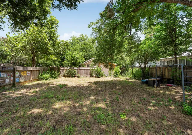 Photo 3 of Single family home for sale at 304 W 42nd Street, Austin, TX 78751 | MLS# 4721427 | Listing updated on 2026-08-25