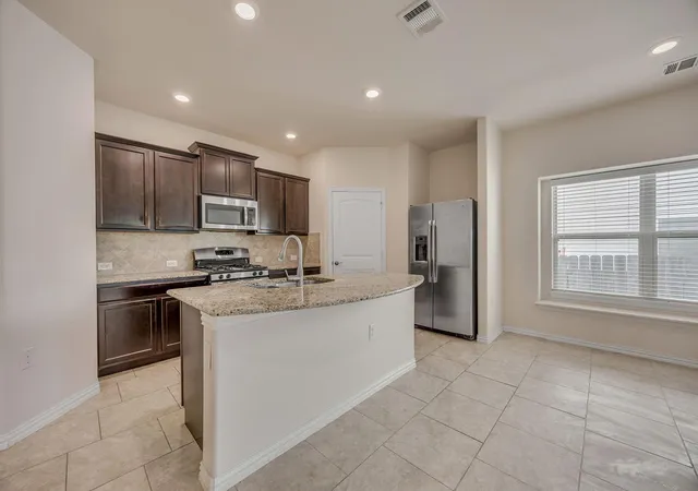 2nd image of 7212 Vail Ridge St, Austin, TX 78744 | MLS# 8773029
