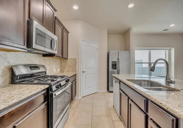 3rd image of 7212 Vail Ridge St, Austin, TX 78744 | MLS# 8773029