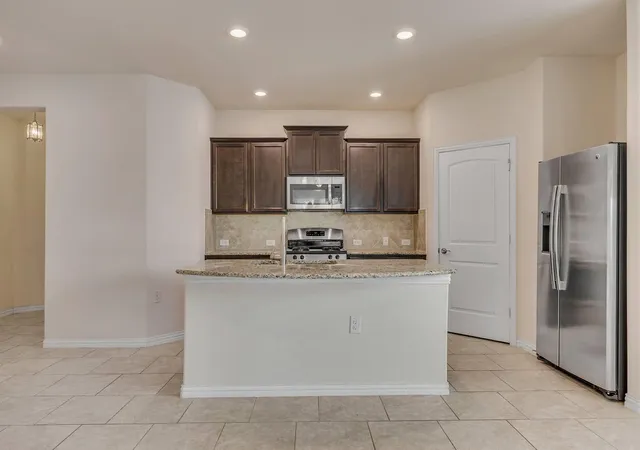 4th image of 7212 Vail Ridge St, Austin, TX 78744 | MLS# 8773029