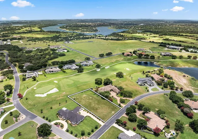 Homes for sale in Spicewood, TX | 2209 Lauren Dr, Spicewood, TX 78669 | MLS# 8389135