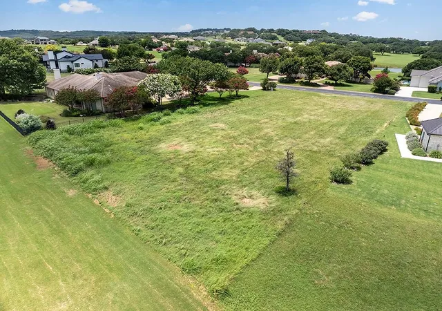 Homes for sale in Spicewood, TX | 2209 Lauren Dr, Spicewood, TX 78669 | MLS# 8389135
