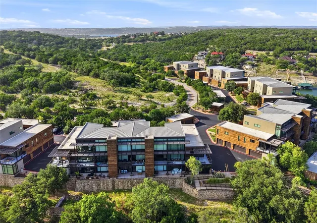 2nd image of 1101 Ivean Pearson Rd, Lago Vista, TX 78645
