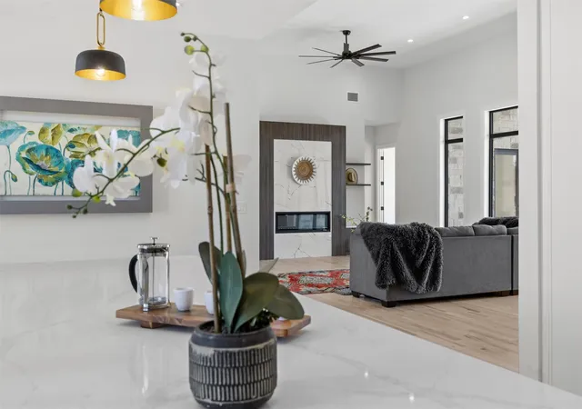 Photo 3 of Single family home for sale at 333 Spicewood Trails Dr, Spicewood, TX 78669 | MLS# 1740588 | Listing updated on 2026-09-05