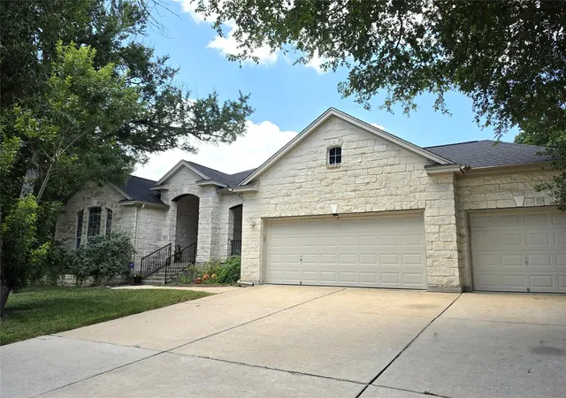 Photo 2 of Single family home for sale at 9101 Dona Villa Pl, Austin, TX 78726 | MLS# 8270156 | Listing updated on 2026-10-11