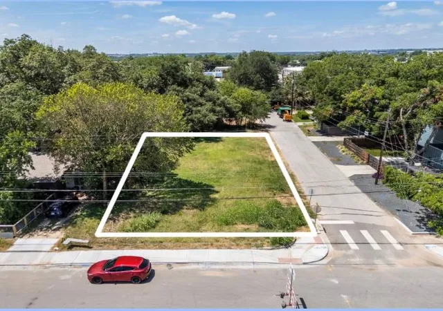 3rd image of 4801 Gonzales St, Austin, TX 78702 | MLS# 4910271